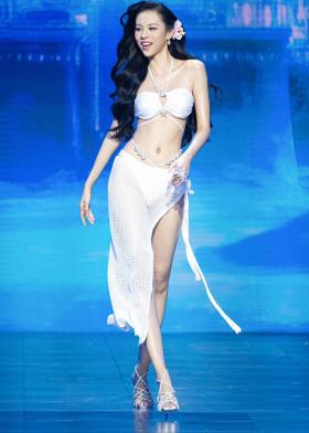  Sạn trong đêm trình diễn áo tắm của Miss Universe Vietnam 第2张