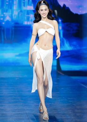  Sạn trong đêm trình diễn áo tắm của Miss Universe Vietnam 第1张