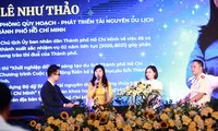  Trên 3.300 suất học bổng tiếp sức đến trường cho học sinh khó khăn Đắk Lắk 