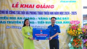  Bí thư T.Ư Đoàn Nguyễn Tường Lâm dự lễ khai giảng, trao học bổng tại An Giang 第6张