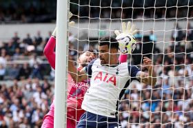 Arsenal hạ Tottenham bằng 'vũ khí' cố định 