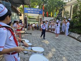  Những tình huống &quot;khó đỡ&quot; ngày tựu trường của học sinh TP HCM 第5张