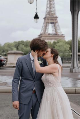 Chuyện tình Paris của nữ du khách Mỹ 