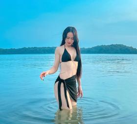 Hot girl đấu kiếm lần đầu đăng ảnh diện bikini khoe dáng gợi cảm