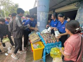  Tuổi trẻ Thừa Thiên-Huế hưởng ứng chiến dịch Làm cho thế giới sạch hơn 