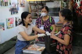 Phiên Chợ Trái Tim: &quot;Bữa Cơm Yêu Thương&quot; đỏ lửa trở lại sau siêu bão Yagi