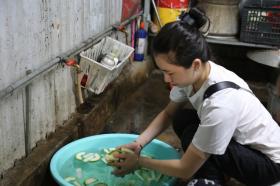 Phiên Chợ Trái Tim: &quot;Bữa Cơm Yêu Thương&quot; đỏ lửa trở lại sau siêu bão Yagi