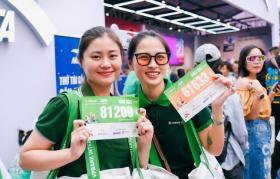  Ngắm loạt &apos;trai xinh gái đẹp&apos; trong ngày đầu tiên nhận bib giải chạy của VPBank 