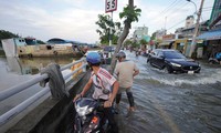  &apos;Thay áo&apos; và xây mới 172 nhà vệ sinh công cộng tại TPHCM 