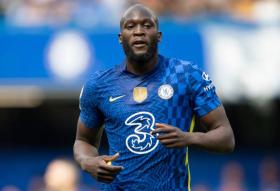 Arsenal ra mắt nhà vô địch Euro 2024, Chelsea chia tay Lukaku