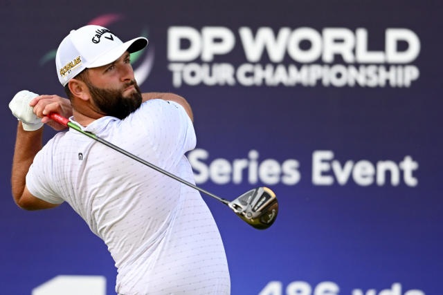 Jon Rahm dẫn đầu DP World Tour Championship sau vòng 3