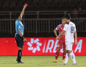 Văn Quyết lập công, Hà Nội FC lọt vào top 3 V-League